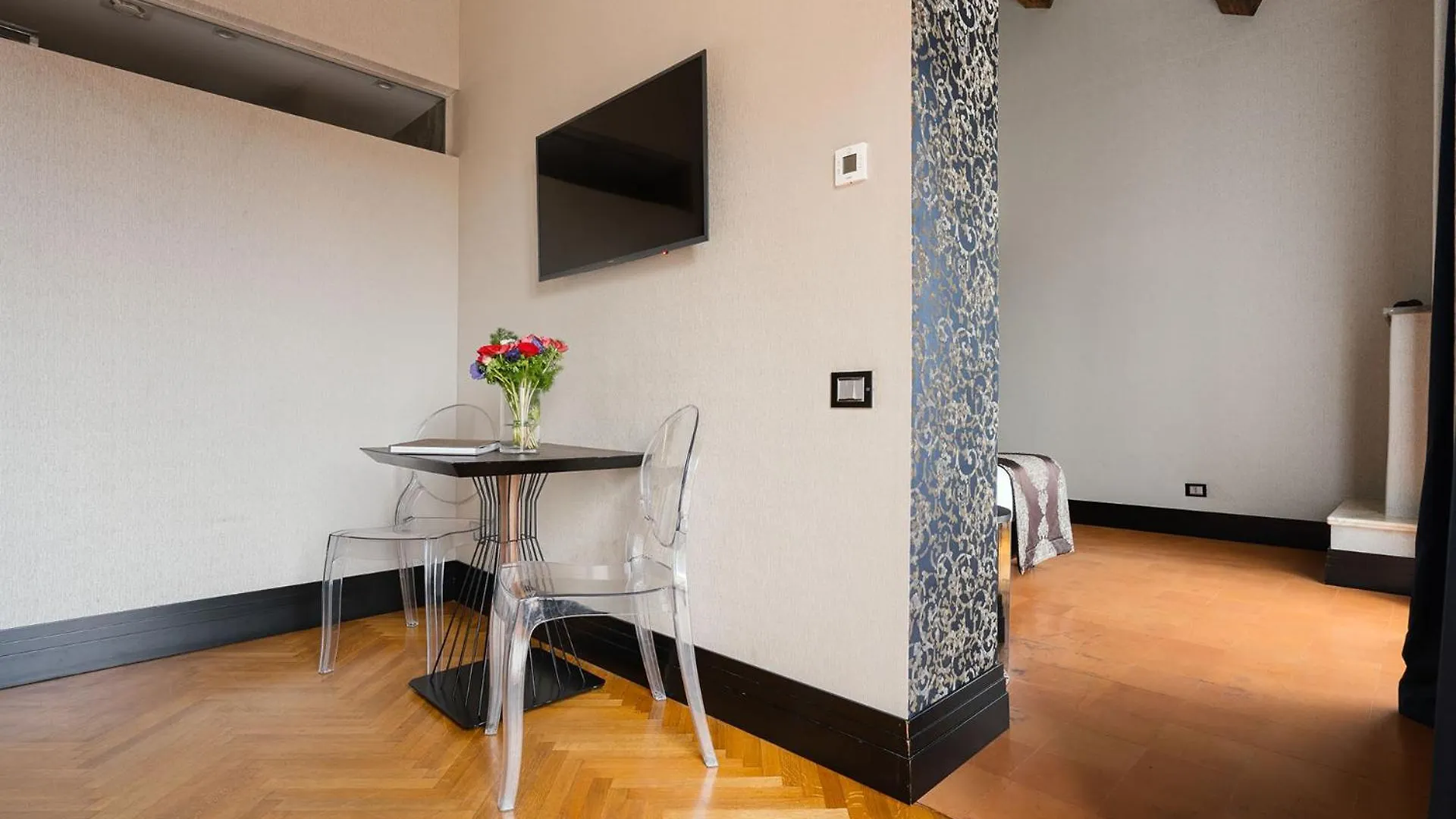 Unica Suites Rome 4*,