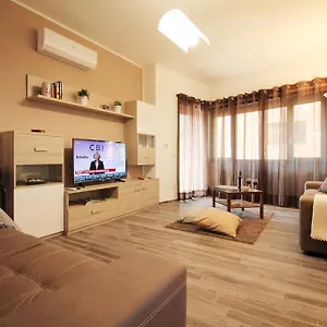 Apartment Eur Bright Spacious Terraced With Private Parking Only For Small Cars