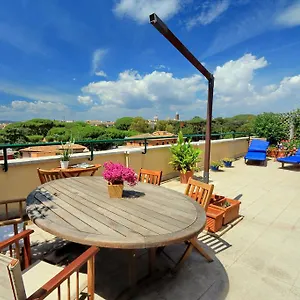Apartment Mecenate Charme