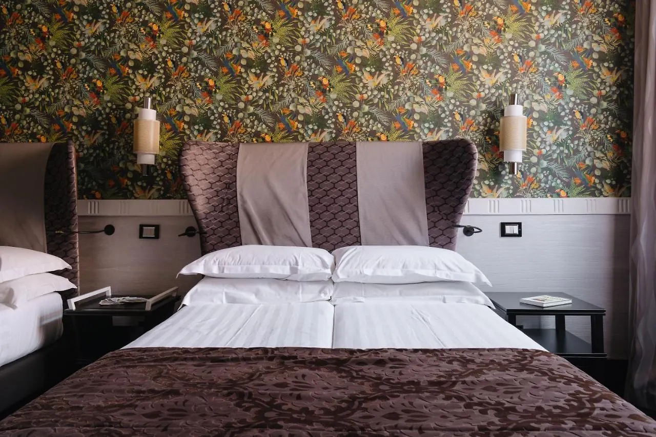 **** Aparthotel Unica Suites Rome Italy
