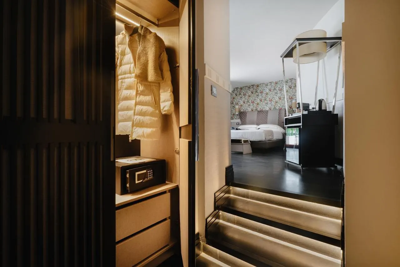 Aparthotel Unica Suites Rome