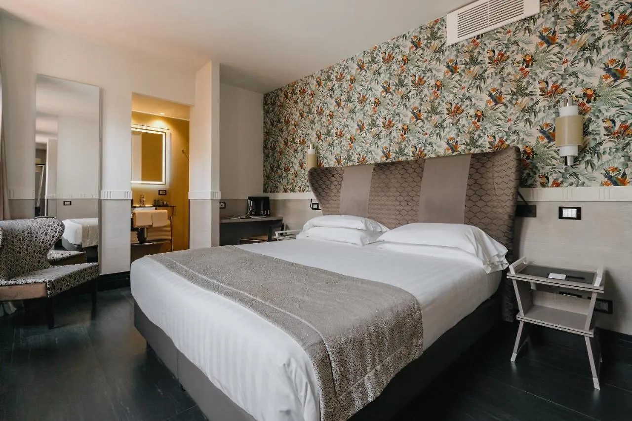**** Aparthotel Unica Suites Rome Italy