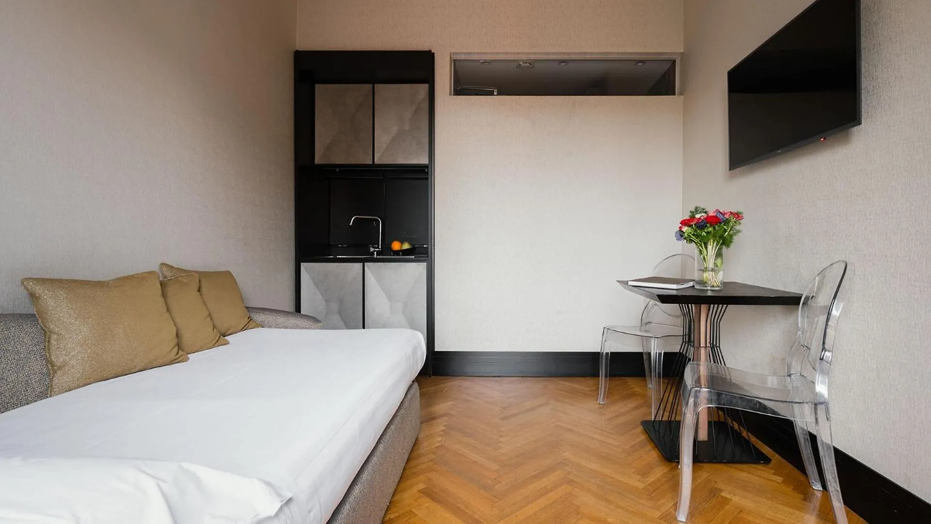 Aparthotel Unica Suites Rome